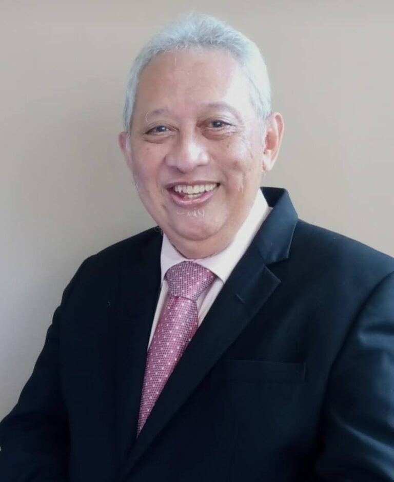 Prof. drg. Seno Pradopo, SU, Ph.D, Sp.KGA (K)